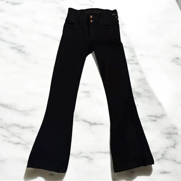 Goldsign Black High Rise Jeans with Smooth Finish - Picture 13 of 15
